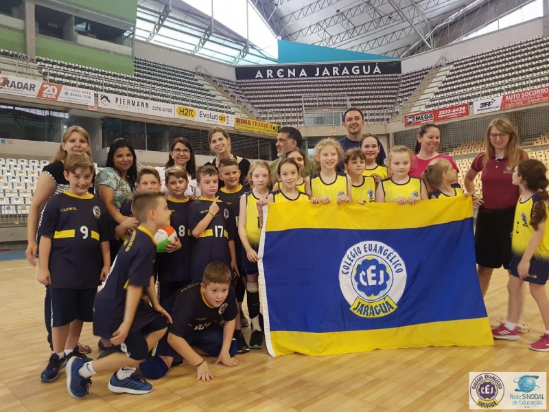 VOLEIBOL FEMININO É CAMPEÃO DOS JOGOS ESCOLARES SUB 10